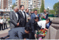 Представители азербайджанской диаспоры 10 мая 2010 года собрались у подножия памятника, чтобы почтить память великого политика и экс-президента Азербайджанской Республики Гейдара Алиева.
